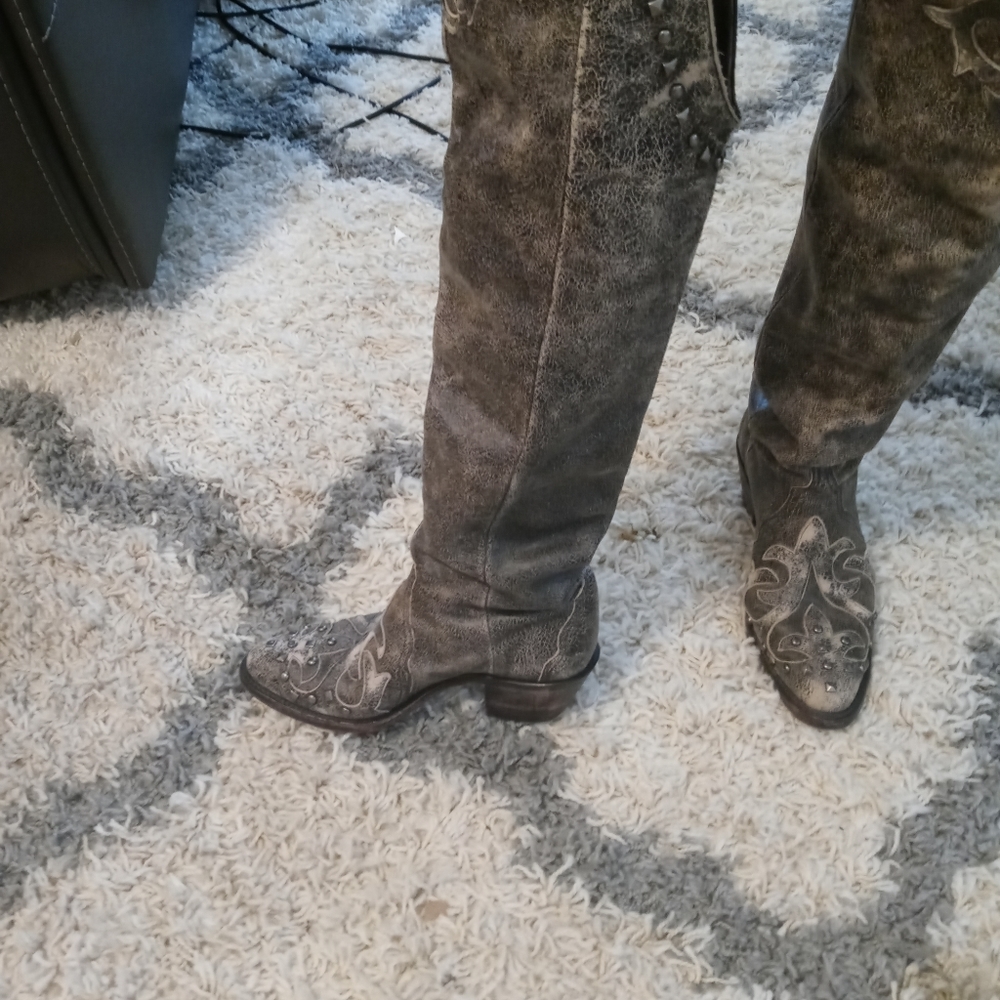 LUCHESSE boots - Picture 5 of 12
